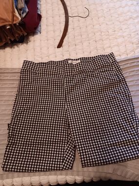 89th & Madison Black and White Gingham Capris